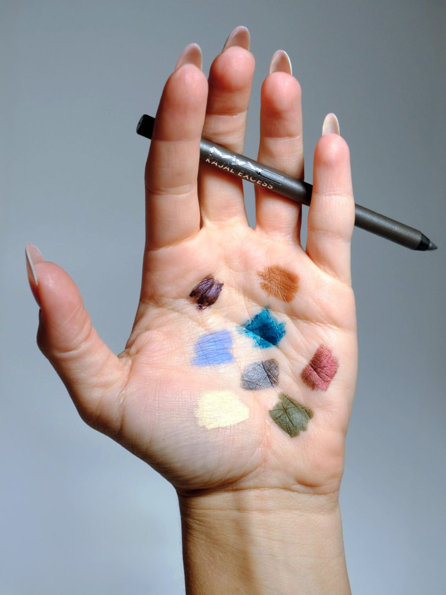 maccosmetics_JP's tweet photo. 贅沢に、そして軽やかに―。
NEW「カージャル エクセス ロングウェア アイライナー 」は、色が美しく映えるマット&メタリックの全16色。
2026年10月2日(金)全国発売
#MACアイライナー #maccosmeticsjapan #maccosmetics https://t.co/37JXSjXEV1