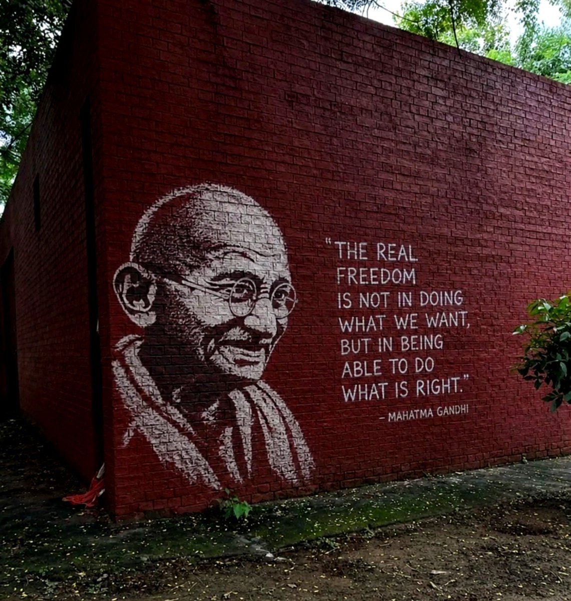 Bhruguvasi's tweet photo. Happy #GandhiJayanti https://t.co/ViJPDue94a