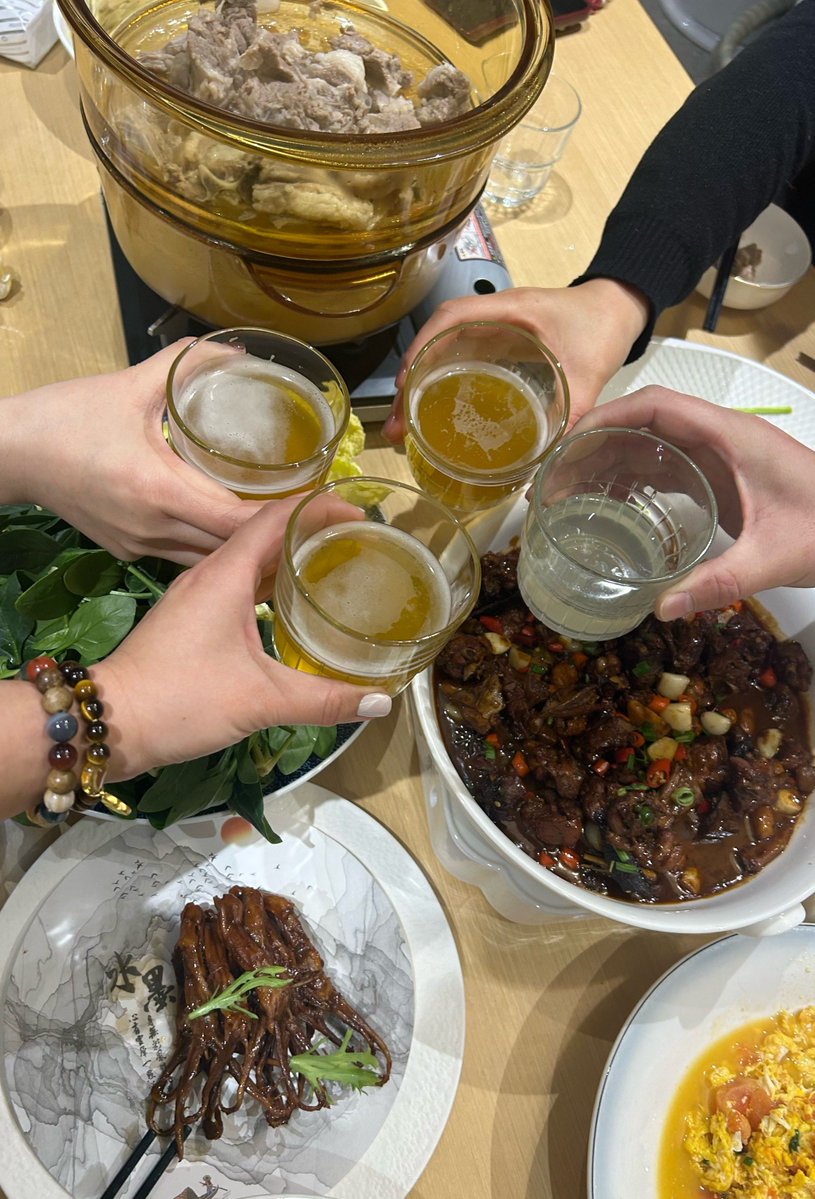 vivi_lagoo3_b5a's tweet photo. When food calls, Leipo (a friend) gets you back with genuine care and shared joy. https://t.co/4SOZSDFh8F
