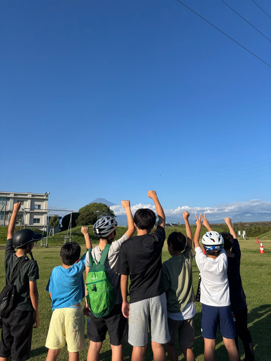 trialpark_0702's tweet photo. 昨日は小学生が遊びにきてくれた。暑かったからソフトクリーム🍦食べて元気に走り回ってた😃

かわいいトイプーちゃん達もきてくれて、癒された♡

また遊びに来てください♪
明日から売り切れていたワンシフォンもあります。 https://t.co/Vg4a7H7POo