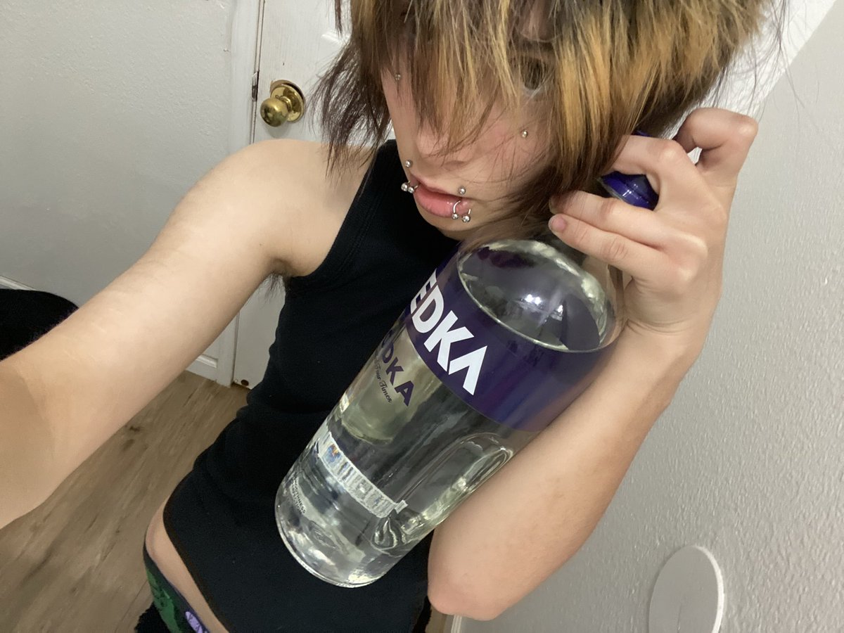 entomolgy's tweet photo. I'm an alcoholic forgive me https://t.co/zt1TZ8piwC