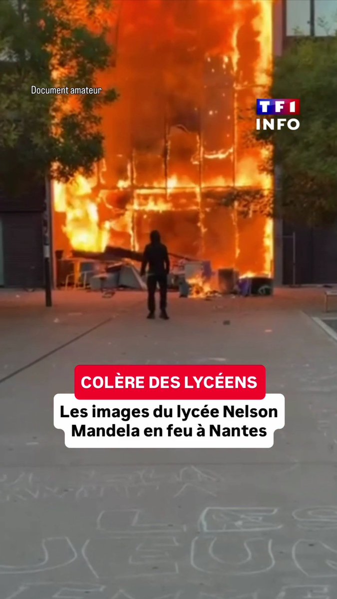 JMLnay's tweet photo. @RTLFrance La répression policière elle est là avec vous dans cette pièce ?

@RTLFrance vous devriez identifier ce militant comme partisan d'extrême gauche, ce n'est absolument pas quelqu'un d'objectif https://t.co/j4o5MDGYKF