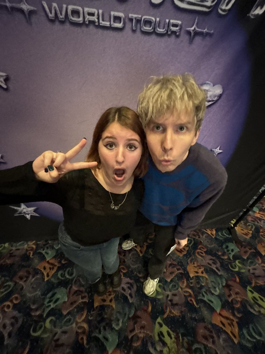 V1GNETTECR1MES's tweet photo. guys pls do not fret i was not excluding phil he just ended up in the background of the second pic and it was funny 😭 https://t.co/FQtKabXIQ6
