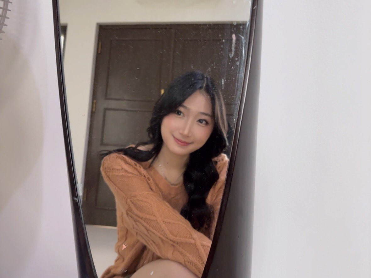 Levi_JKT48's tweet photo. #LeVriday nya autumn bgt https://t.co/sXxzafHF5V