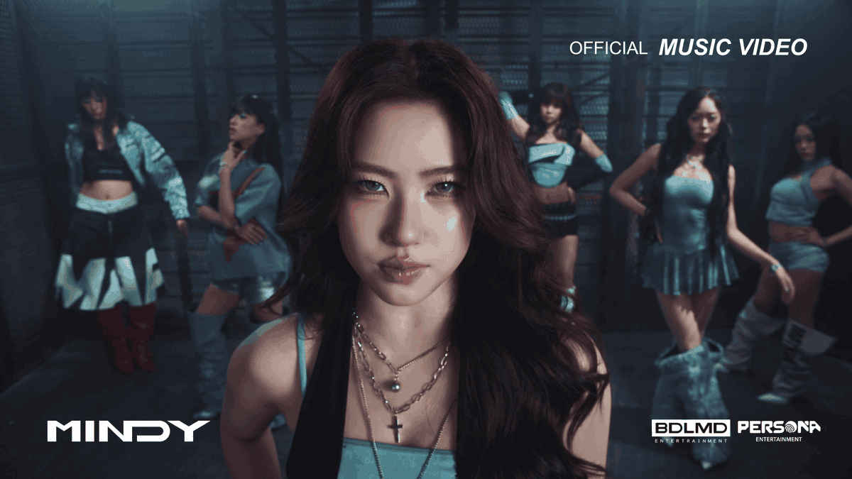 otpcnews's tweet photo. เธอ “SHOOT” มั้ย? แต่ฉัน “SHOOT YOUR SHOT” ซิงเกิลคัมแบ็คจาก “MINDY” ดึงยอร์ช-ยงศิลป์ เดบิวต์พระเอก MV ครั้งแรก เสิร์ฟเคมีสุดฟิน!

#MINDYISBLACK 
#MINDY_TH 
#MINDY_SHOOTYOURSHOT
#BDLMD #PersonaEntertainment

อ่านข่าวเพิ่มเติมได้ที่ https://t.co/BUwXpsF8Ff https://t.co/Heg77K1fnr