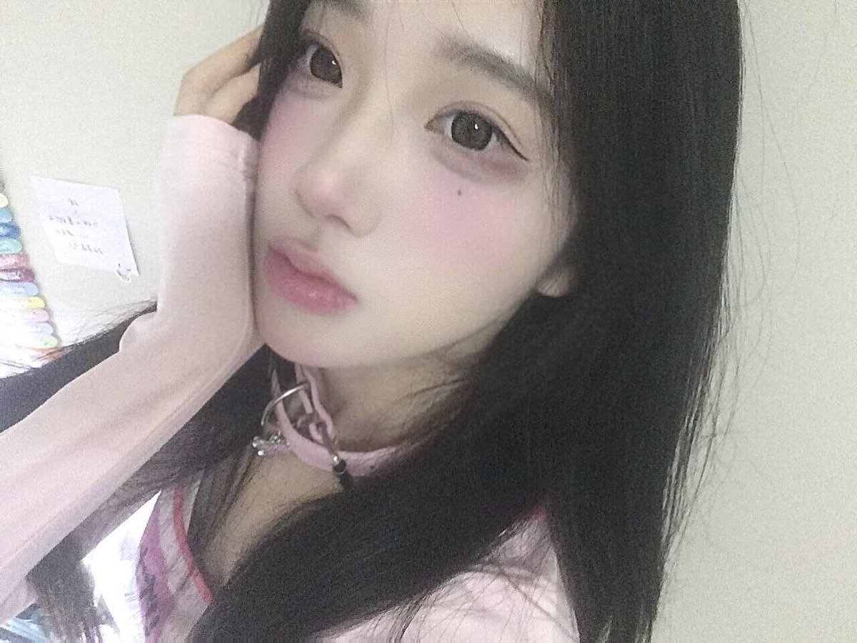 erin72td8's tweet photo. 放假=放纵➕上供
有人想锐评一下我研一的燥💦福嘛 🥹   
看完不许瞎说，赶紧看，我要删了
1：看福
2：看🐻 https://t.co/qmdgGKbgiZ