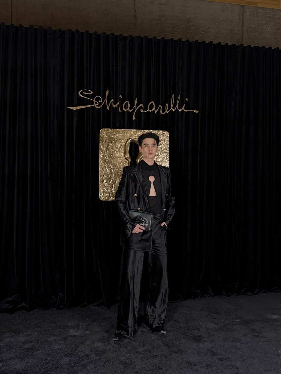 harit_keng's tweet photo. A night in Schiaparelli. @Schiaparelli @danielrosebery 

KENG NAMPING IN PARIS FW27
#SchiaparellixKENGNAMPING
#Schiaparelli 
#KengHarit #nampingster https://t.co/zRnJfrUdRf