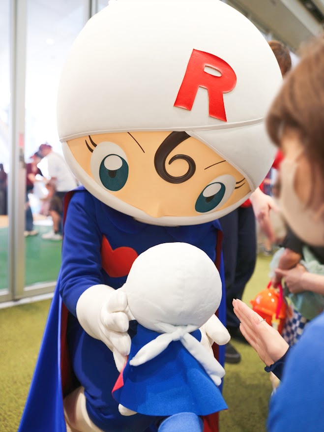 huryusyouRm's tweet photo. 大人になってこんなに沼ると思わなかった！

忙しすぎてアンパンマンに逃げたら、普通に面白くて声出して笑った。
気づけば関係性に悶え、暗い展開に手を合わせ見てた。
グッズも大量に増え、ひとり遠征もしてた。

掘るほど面白いアンパンマン温泉沼。
未来が楽しい

#アンパンマンの�� #アンパンマン https://t.co/ezl5GJMPf3