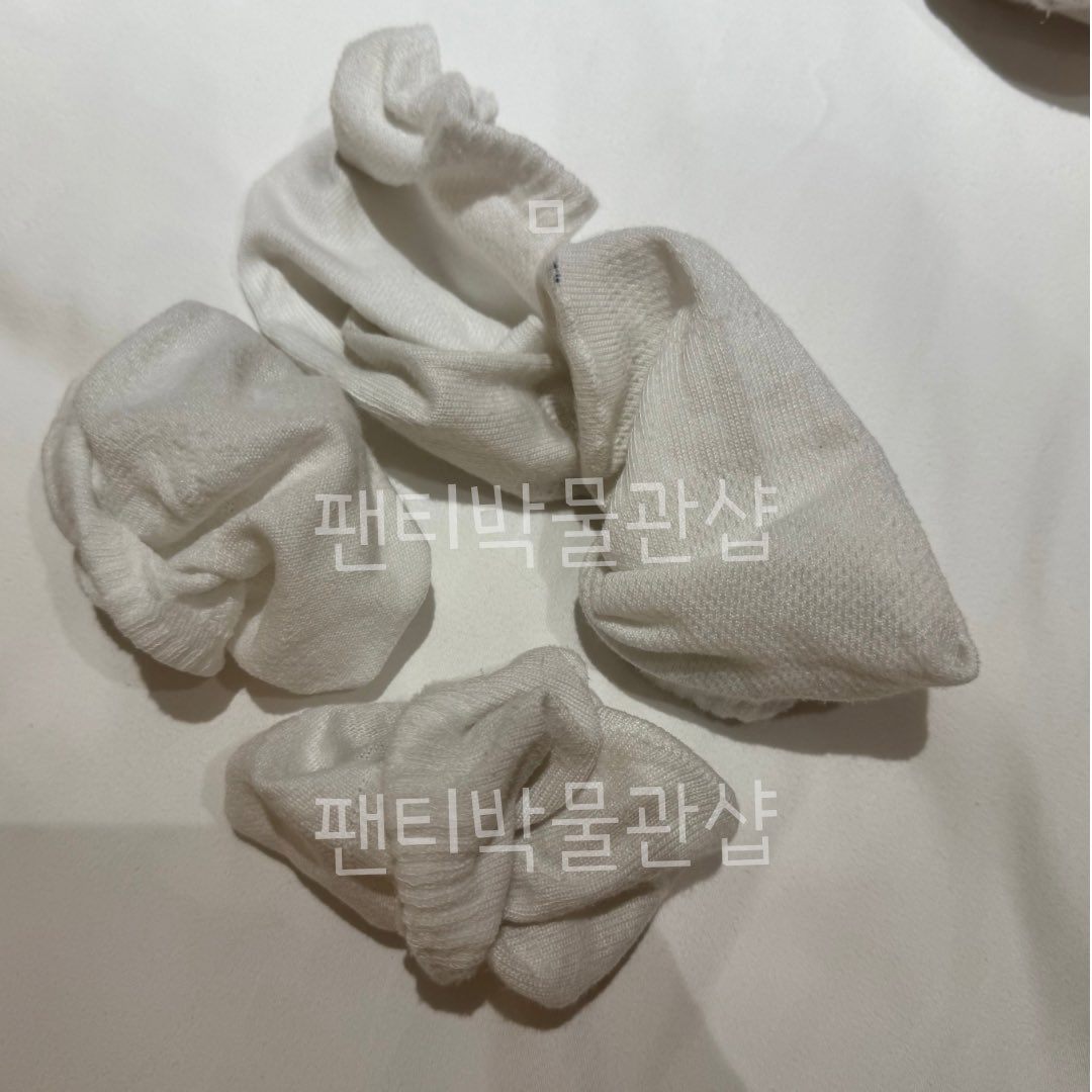 wardrobeurshop1's tweet photo. 이름: -
나이: ?
직업: 일본인 관광��
관계: -
품목: 양말 4개
사이즈:
거래방법: 택배
상태: 각각 다른 사람꺼에요
판매가: 2개 2씩
인증 및 사진 제공여부: 첨부사진
#양말 #패티시 #페티쉬 https://t.co/31MlMkvN7h