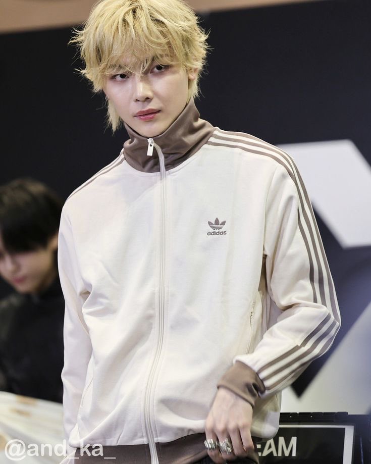 timimihai's tweet photo. 아디다스 니콜 https://t.co/WBYQ91yZi3
