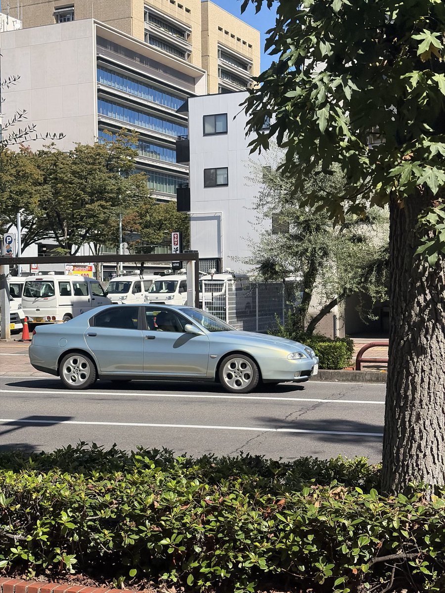 isthatabeat's tweet photo. 突如神の車が現れて呼吸困難 https://t.co/CzvdOGJgQz