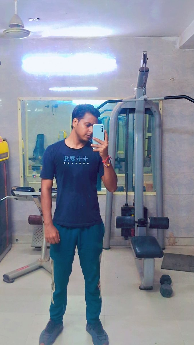 cielo_aka_akash's tweet photo. Day 2 of Winter Arc 

No motivation.
No excuses.
Just showing up.

Quietly building the version of me I want to become.

#WinterArc
#winte #gym https://t.co/I9bGQsuy11