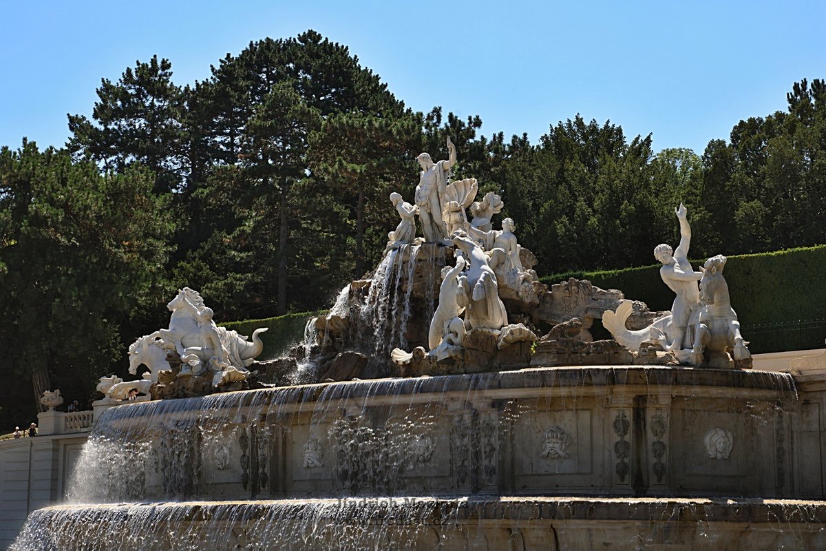 fredastcz's tweet photo. Červenec Wien Schönbrunn - III  https://t.co/gOT3CVsi1e https://t.co/qhkfl2l283