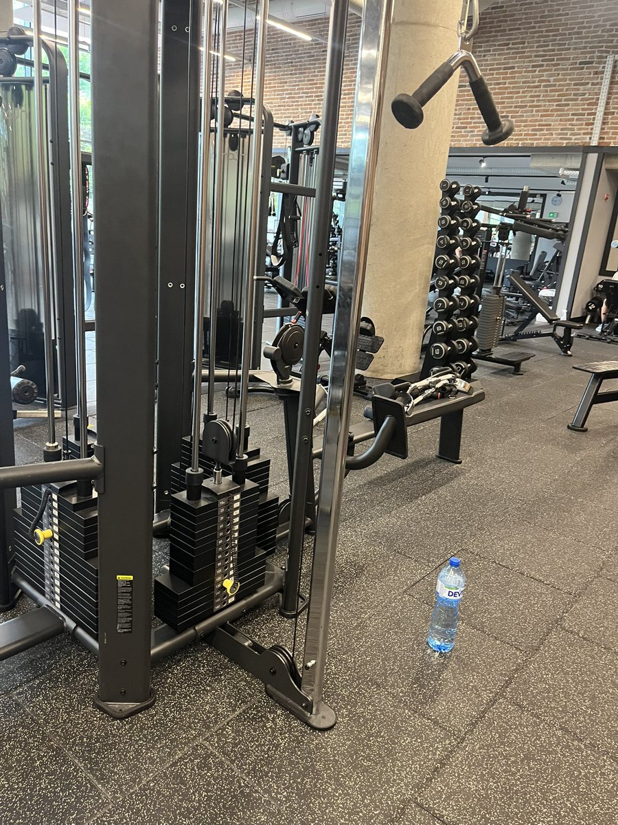 VeselinIliyanov's tweet photo. Just finished my morning leg workout. Today’s session:
- Romanian deadlifts 4x5, 5, 4, 3
- Bulgarian squats 4x8, 8, 7, 7
- Leg extensions 4x10, 8, 8, 7
- Sitting calf raises 4x12
- Farmer carries 2x60 seconds, approx. 100 meters

Keeping it simple and easygoing, as I’ll demolish them in tonight’s volleyball session.

Have a great day, everyone!