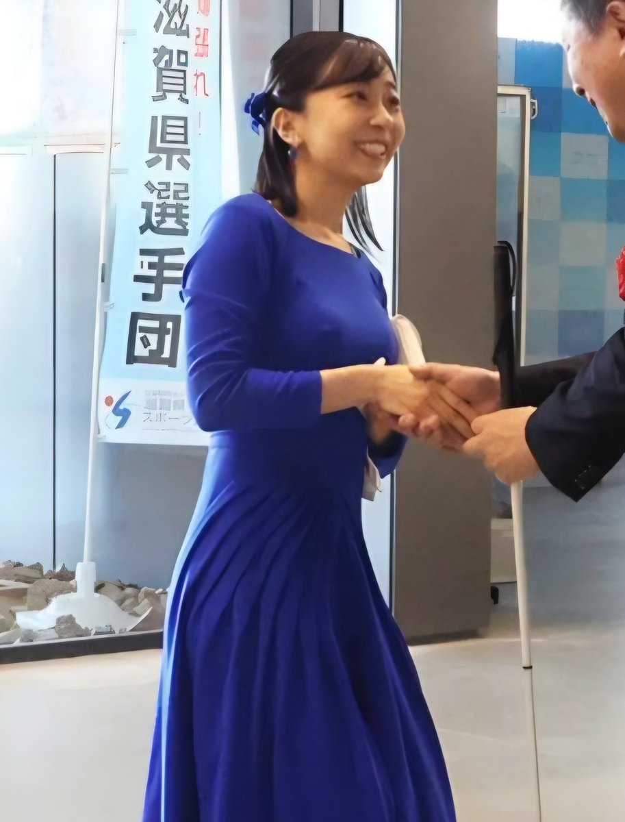 BijyoHall's tweet photo. 佳子様、何度見てもこのドレス本当に良くお似合いです！ https://t.co/dXX5jmU2hV