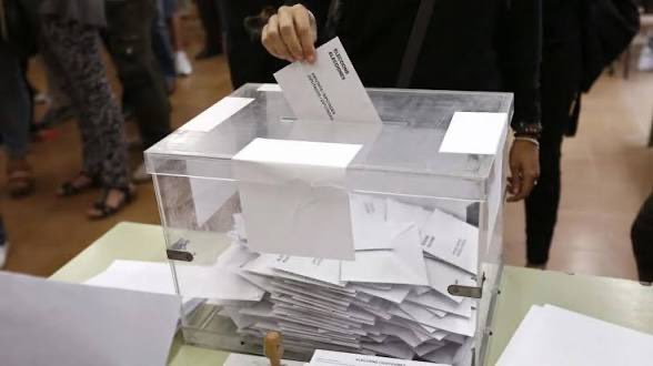 Antoni_Gelonch's tweet photo. Votar allò q el teu electorat vol i espera q facis és coherència.
Creure q pl teu posicionament ideològic et fa superior a un altre és supremacisme.
Pensar q amb un joc d mans te’n sortiràs, quan fa anys i panys q no has fet res x solucionar un problema major, és propi d trilers. https://t.co/5z3EXco3X4