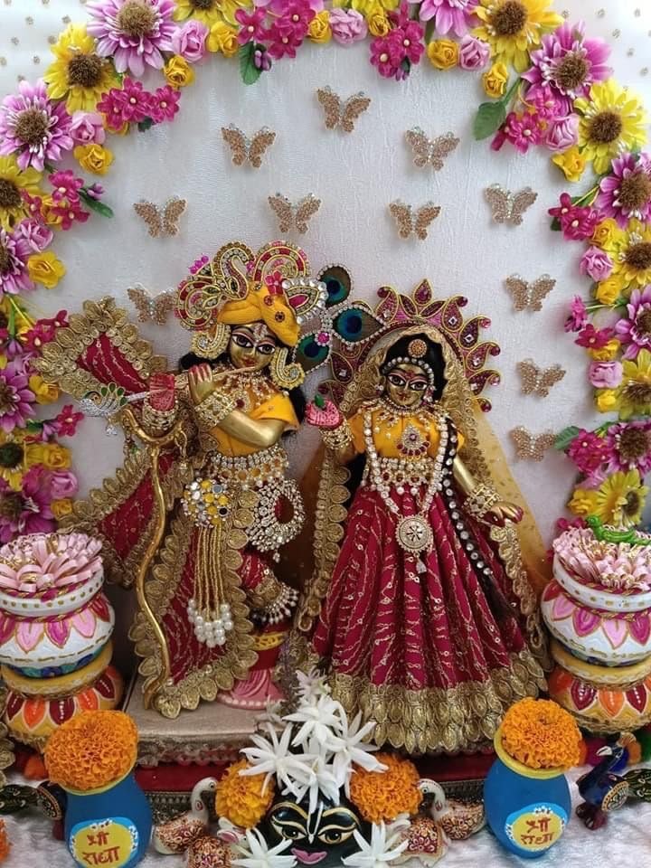 Imnkpathak's tweet photo. जय राधा माधव! https://t.co/H7olmuwRtH