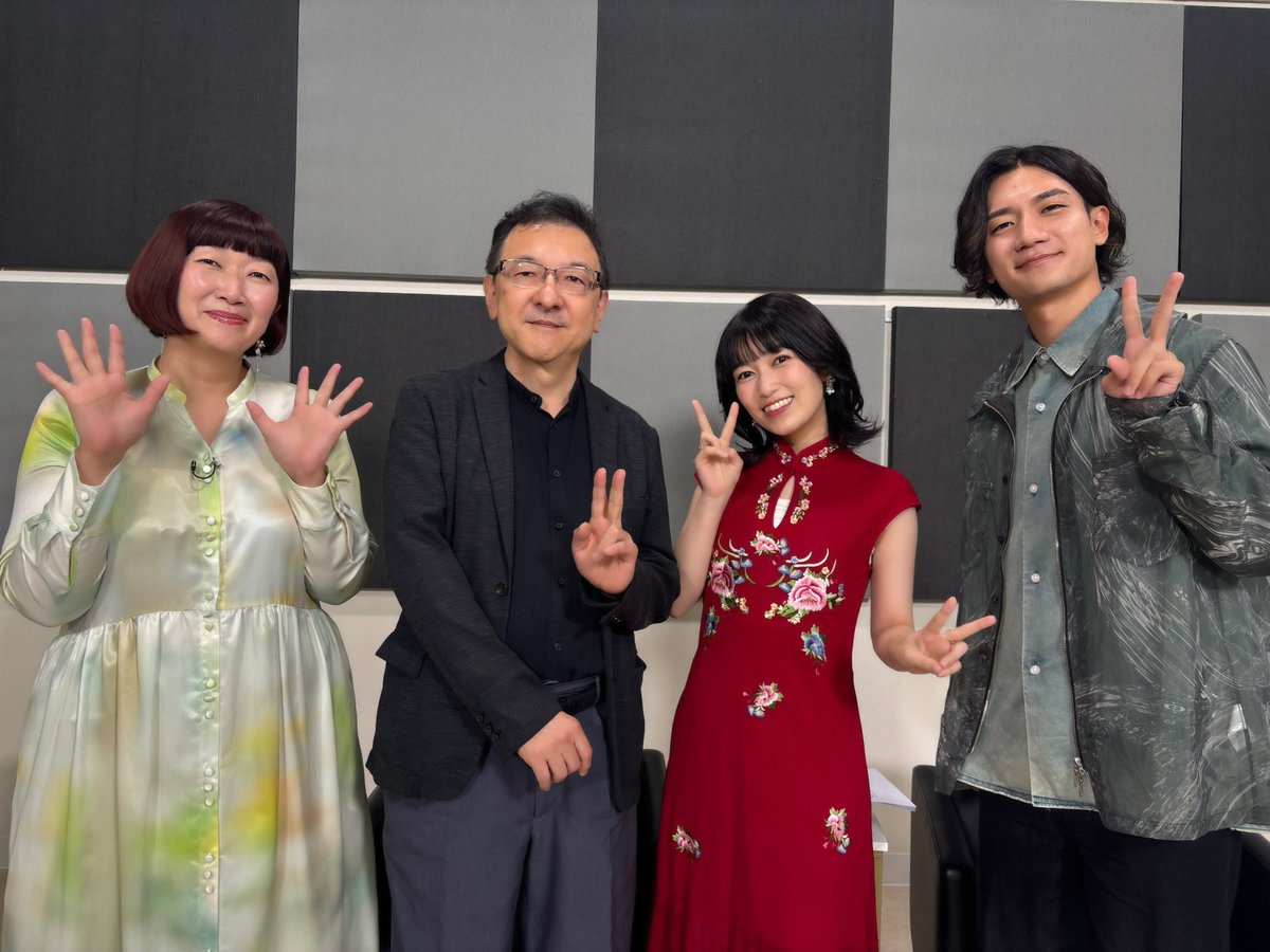 kanatakara_anm's tweet photo. 🌙放送開始直前スペシャル特番 配信中🌙

たんぽぽ・#川村エミコ さんをMCに迎え、
#黒沢ともよ さん、#熊谷健太郎 さん、#阿部記之 監督が出演！

キャスト＆監督とともに『#彼方から』の魅力に迫ります🕊️✨

皆さま、ぜひご覧ください👀

✅視聴はこちら
https://t.co/XCP5ZvIgas https://t.co/ELLxzaIvYp
