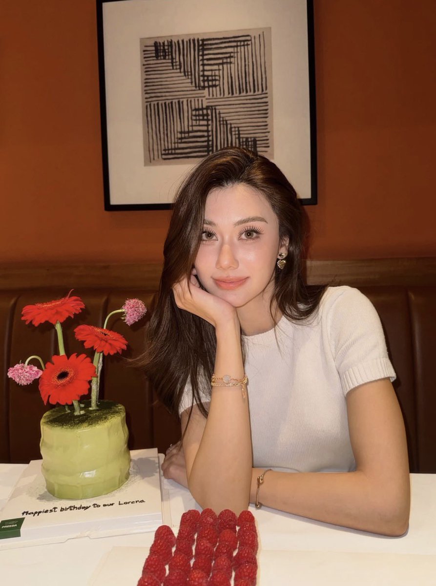 Mniopx's tweet photo. อยากกราบคนที่ดึงเส้นเมะพี่เขาออกมาอ่ะ เมะพี่คนสวยคือที่สุด ที่สุดดด https://t.co/0vWzXyGilM