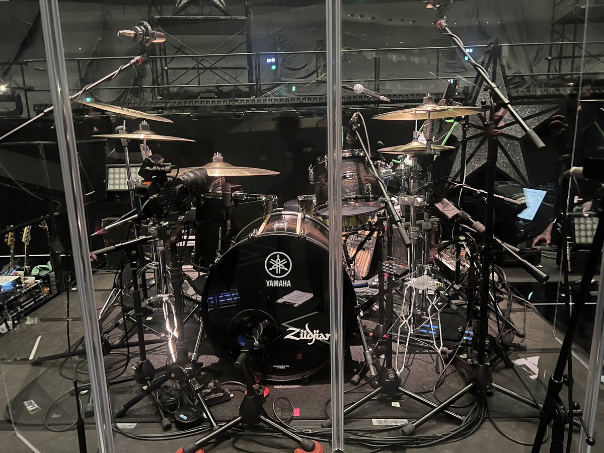 ishiiyuya_drums's tweet photo. LiSA BEST！
音源で8曲参加🥁
15thライブのDVD&amp;BDにドラム参加してます🥁

音源は昔のものだけど、ライブ映像では機材やらチューニングやら叩き方やらスティックやら、ここ数年の俺の音が詰まってます🔥

何より良いライブだったから楽しみにしてて欲しい！

#りさべすと https://t.co/PYKkXbpKKE