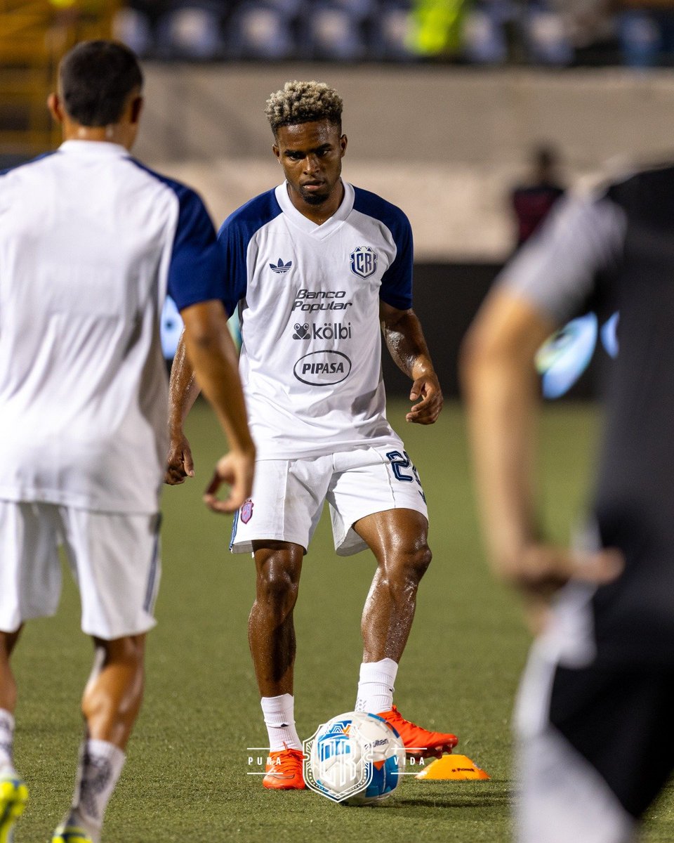 yashinquesadacr's tweet photo. Kenyel Michel en Columbia: "Muy orgulloso de representar a la Selección con Keylor Navas, es un sueño de verdad. Uno lo veía como un ídolo y ahora es un compañero. Toca seguir, llenar de orgullo a Keylor y todos los veteranos que están con nosotros". 💪 https://t.co/8pzZ3wLXvg