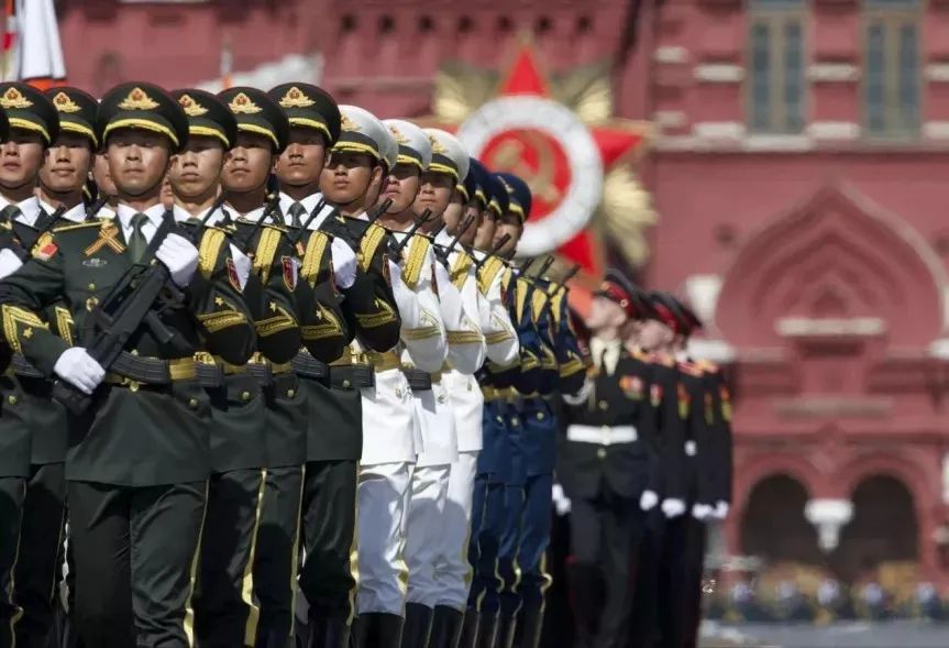 carme_nma52_446's tweet photo. [With the banner of the imperial guard and the ceremonial mace, the solemn ceremony is now starting!]， https://t.co/RQ3A4psyKB