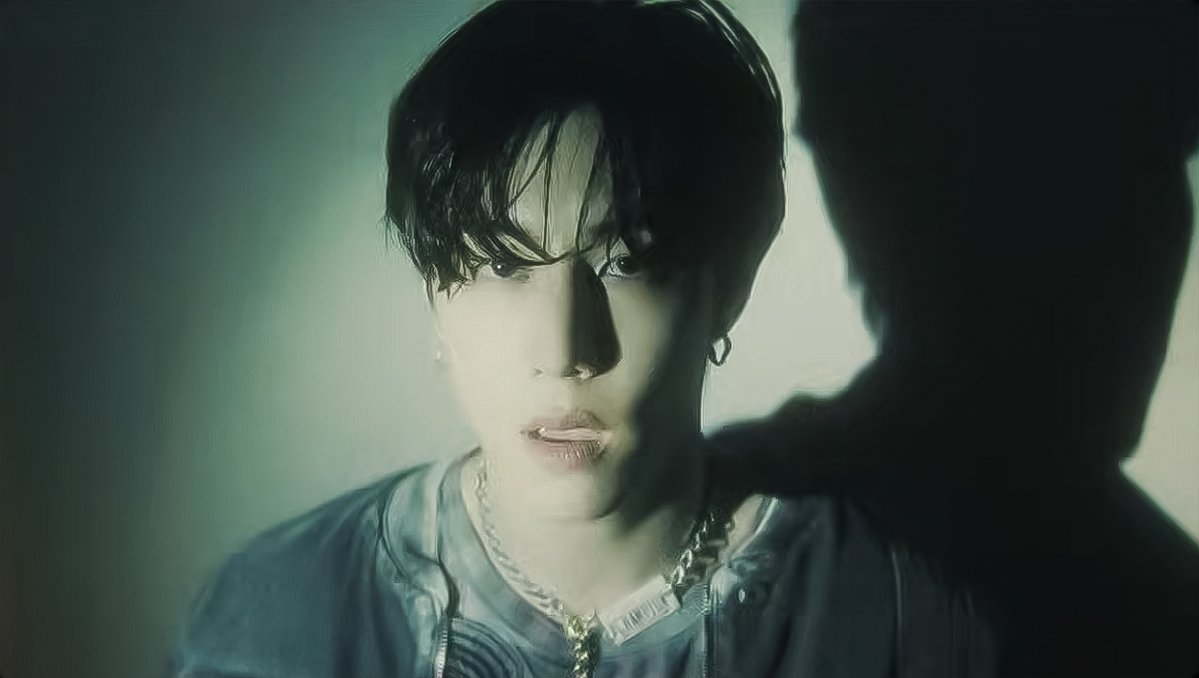 Thairath_Ent's tweet photo. #NIGHTLIGHT (feat. MILLI) เป็นยังไงกันบ้างค่ะ แต่ที่แน่ๆ #มาร์คต้วน หล่อมากกกกกกก ดูเพลิน ฟังเพลินมากค่ะ เฬิ่ชชชช

#MarkTuan
#段宜恩 #마크
#ไทยรัฐบันเทิง
#Thairath_Ent https://t.co/nKdn4BvgqQ