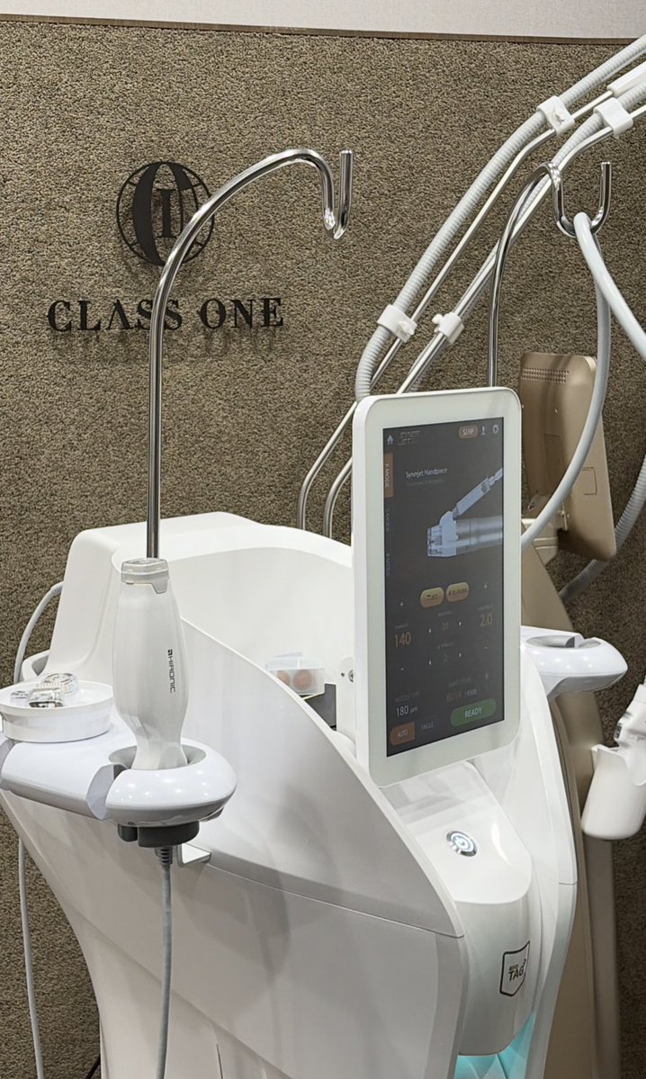 yynnax's tweet photo. そろそろ乾燥しやすくなる季節なので肌管理🍂
今回は、CLASS ONE CLINIC🏥✨痛みのないスキンブースターで、肌の弾力・再生効果が見られる施術、
シナジェット+ゴウリを受けてきました🫶
効果は後日投稿します❣️
#CLASSONE #カンナム肌管理 #韓国旅行
#クラスワンクリニック #韓国肌管理 https://t.co/fwaUtrBYzL