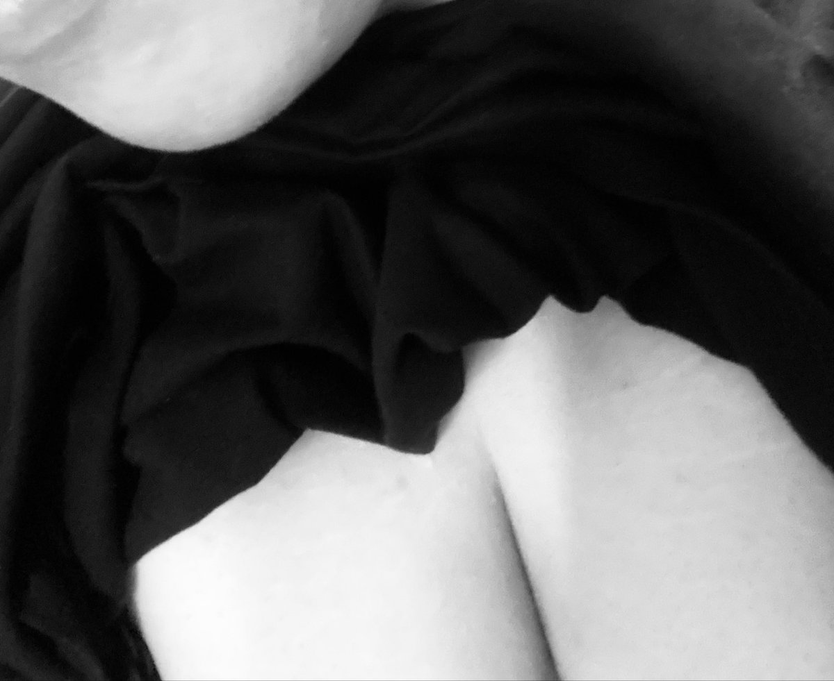silentchamberr's tweet photo. boobs plak type yg ketepi, kenelah himpit dua ni baru rapat gini https://t.co/lkSZzPeNBH