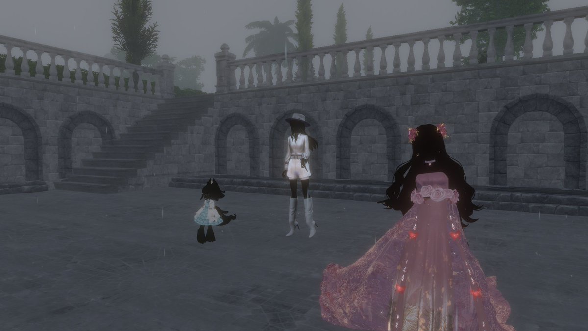 CoPanda_Gaming's tweet photo. @kaoru151_vr @yorunonn @momofu314 このワールド自体もとても良かったんだよなぁ…シックで幻想的で✨一緒に行ったフレンドさん達のお衣装もどれも素敵でした！ https://t.co/HEAWVzUbvT