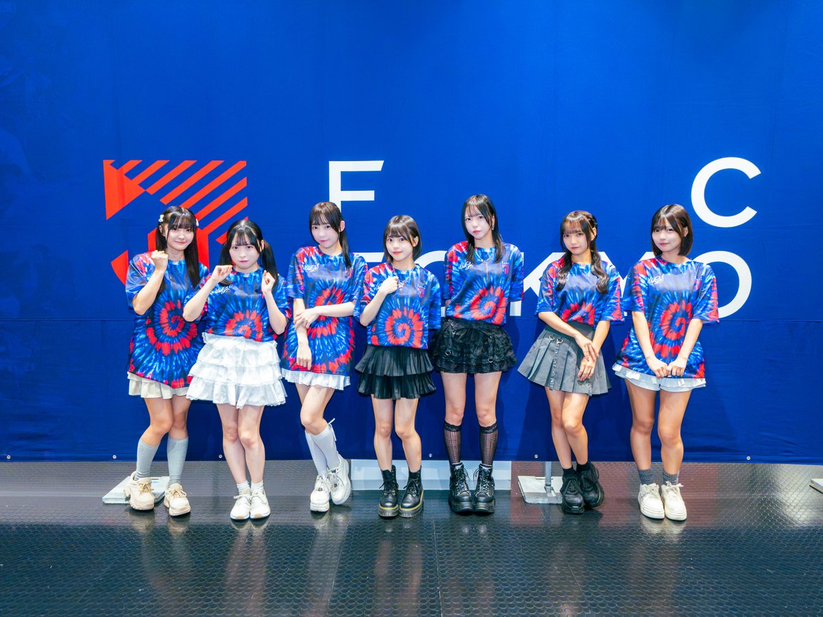 fctokyoofficial's tweet photo. 🔵10/21(水)柏戦 FC東京アイドルフェスティバル🔴
┈┈┈┈┈┈┈┈┈┈┈┈┈┈┈┈┈┈
FC東京アイドルフェスティバル2026限定
FC東京× #UtaGe! コラボ　宴Tシャツ販売決定👕✨
┈┈┈┈┈┈┈┈┈┈┈┈┈┈┈┈┈┈
購入特典として、UtaGe!の特典会で使用できるサインチェキ券をプレゼント！

詳細はこちら▶https://t.co/WWVHUrFVPT

サッカー＆アイドルライブが楽しめる柏戦のチケット購入はこちら▶https://t.co/FzplPiHXxo

#tokyo #fctokyo