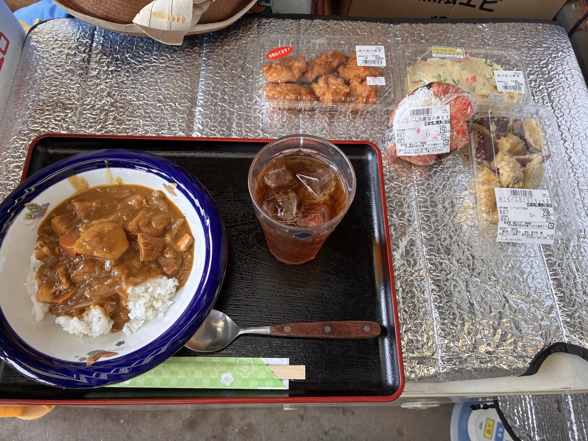 norimatsuX's tweet photo. カラオケスタジオはなみずき裏方役(^｡^)
(皿洗い)
昨日のお昼と今日のお昼

今日はみどりスーパーのお惣菜付き

＃南桜井
#みどりスーパー
#カラオケスタジオはなみずき https://t.co/Ubl0jsztNQ