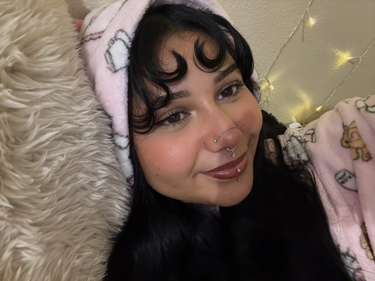 yyoselynee's tweet photo. heart bangs <3 https://t.co/XLdyRCrbHR