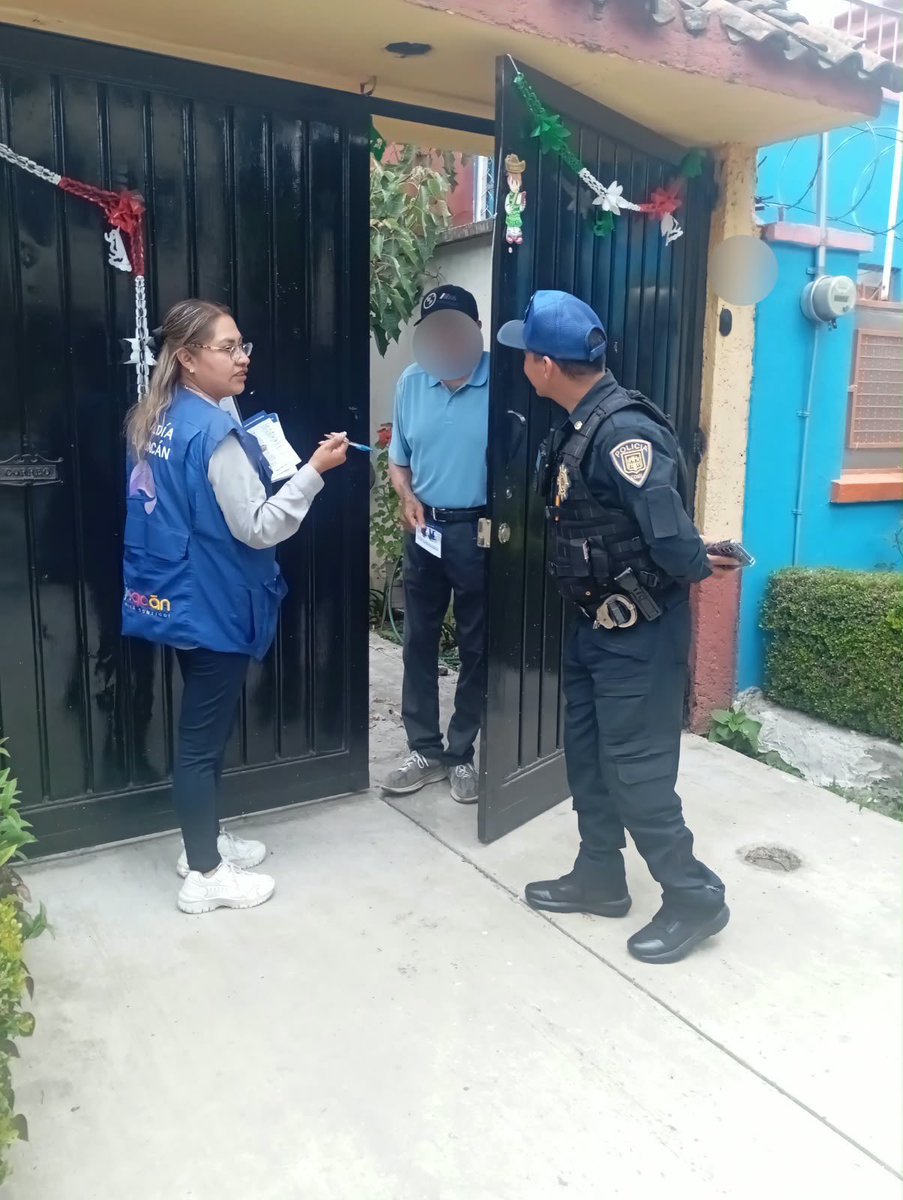 Alcaldia_Coy's tweet photo. 🛡 Seguimos imparables recorriendo #CasaXCasa nuestra demarcación junto con #EscudoCoyoacan y la SSC; esta vez en la col. Centinela. 👮
Realizamos un dispositivo de vigilancia y proximidad para escuchar a las y los vecinos y brindar información de seguridad.

#ContigoImparables https://t.co/S2AxluOLZe