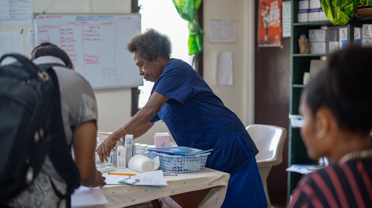 AmbGlobalHealth's tweet photo. Malaria places a heavy burden on communities across the Indo-Pacific, particularly children. Great to meet MMV CEO Martin Fitchet to discuss how Australia is supporting MMV to develop life-saving, accessible malaria products across our region. #HealthSecurity #EndMalaria https://t.co/2CcHNpjiOW