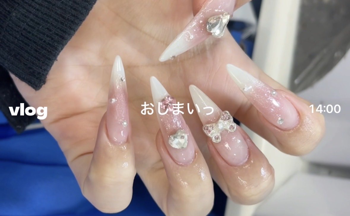 Miyu8iwgz's tweet photo. ネイル1時間ちょっとで終わって神✨️
しかもこんな可愛いデザインだし天才か‼️ https://t.co/7c7lVhQmV9