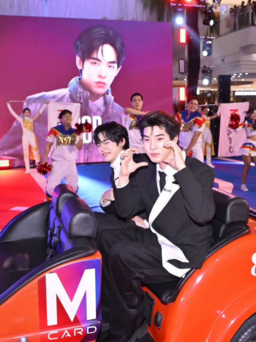 SiamrathNews24's tweet photo. “ตี๋ตี๋–ป๋อ” คู่ฮอตมาแรง ขึ้นแท่น M CARD NEXT GEN BRAND AMBASSADORS เชื่อมไลฟ์สไตล์คนเจนใหม่ 

🔗https://t.co/bjOgp5qR6t 

#MCardxTeeteePor #MCardNextGenxTeeteePor #MCard  #TeeteePor #ตี๋ตี๋ป๋อ #ตี๋ตี๋ #ป๋อ #TheMallGroup #Themalllifestore https://t.co/iIM4VzuqMj