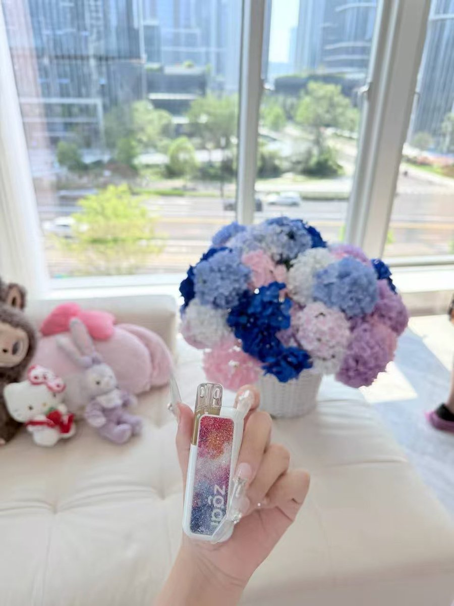 i7yaqs's tweet photo. #冰熊冰钻 20000口采用了高品质烟油配合先进的加热技术，大功率两档调节，一键开启火力模式，LED屏显电量与功率，18ml可视油仓，700毫安电池容量

混合浆果，酸甜芭乐，蜜桃乌龙茶，玫瑰荔枝，葡萄百香果，香水柠檬，西瓜冰，老冰棍，矿泉水，迈阿密薄荷，香芋，茉莉奶绿，青葡萄冰，奇异果，青苹果 https://t.co/Pr8DBBWOBO
