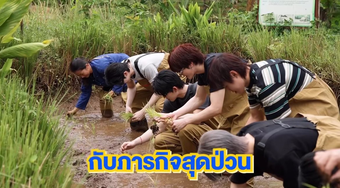 Jen_JieJie03's tweet photo. มึง #Jasper ใส่แว่นกันแดดดำนา 
กรุเดรส55555555555555555555555 https://t.co/RiPluwOplD