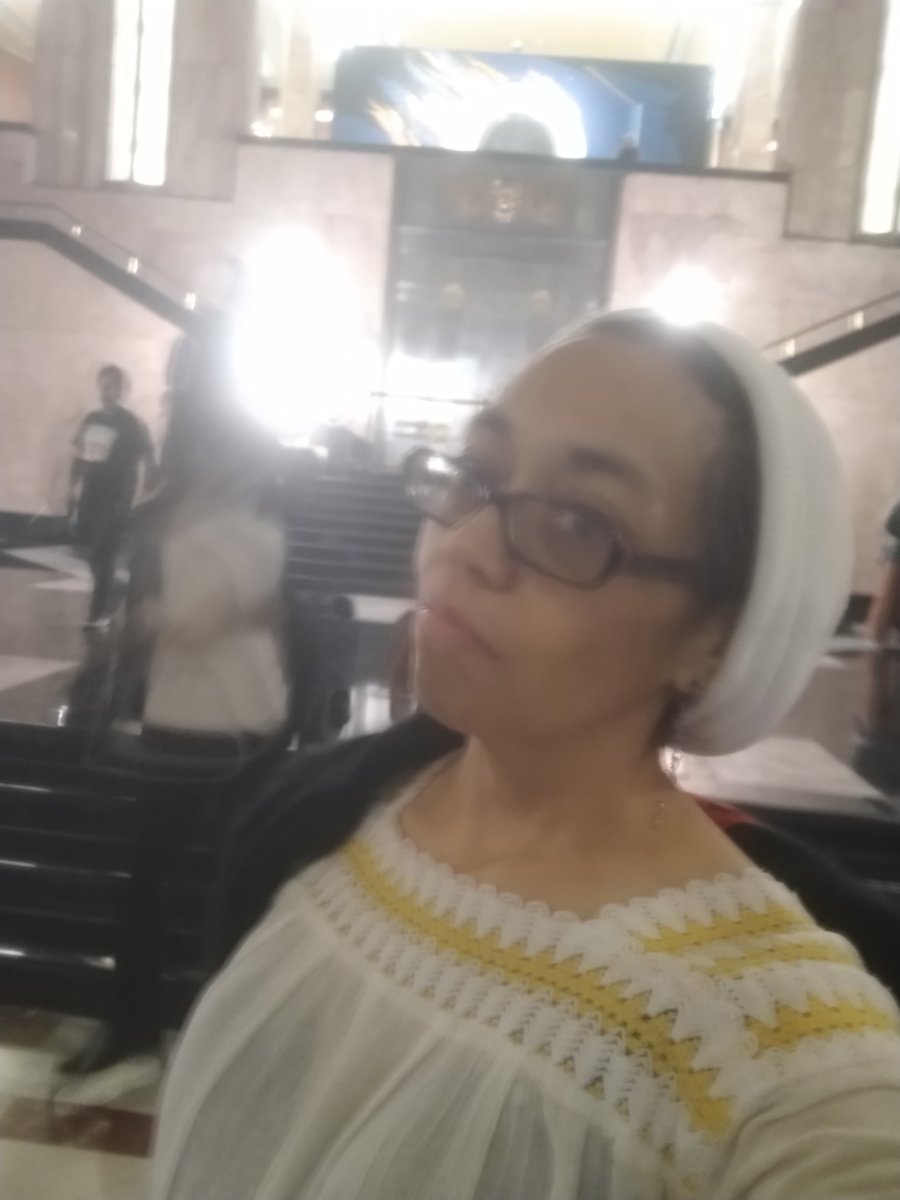 patiuxkatsuragi's tweet photo. saludos efusivos oraculerxs y profe @ivannieblas acabo de salir del Palacio de Bellas Artes y estoy extasiada, el tio Miguel Patton acaba de dar cátedra con su #mondocane de voz excelsa y impecable calidad, salí con lágrimas pero de felicidad 👏🥺 Les extraño 
#ElOráculoDelRawk https://t.co/NDpIfulFxu