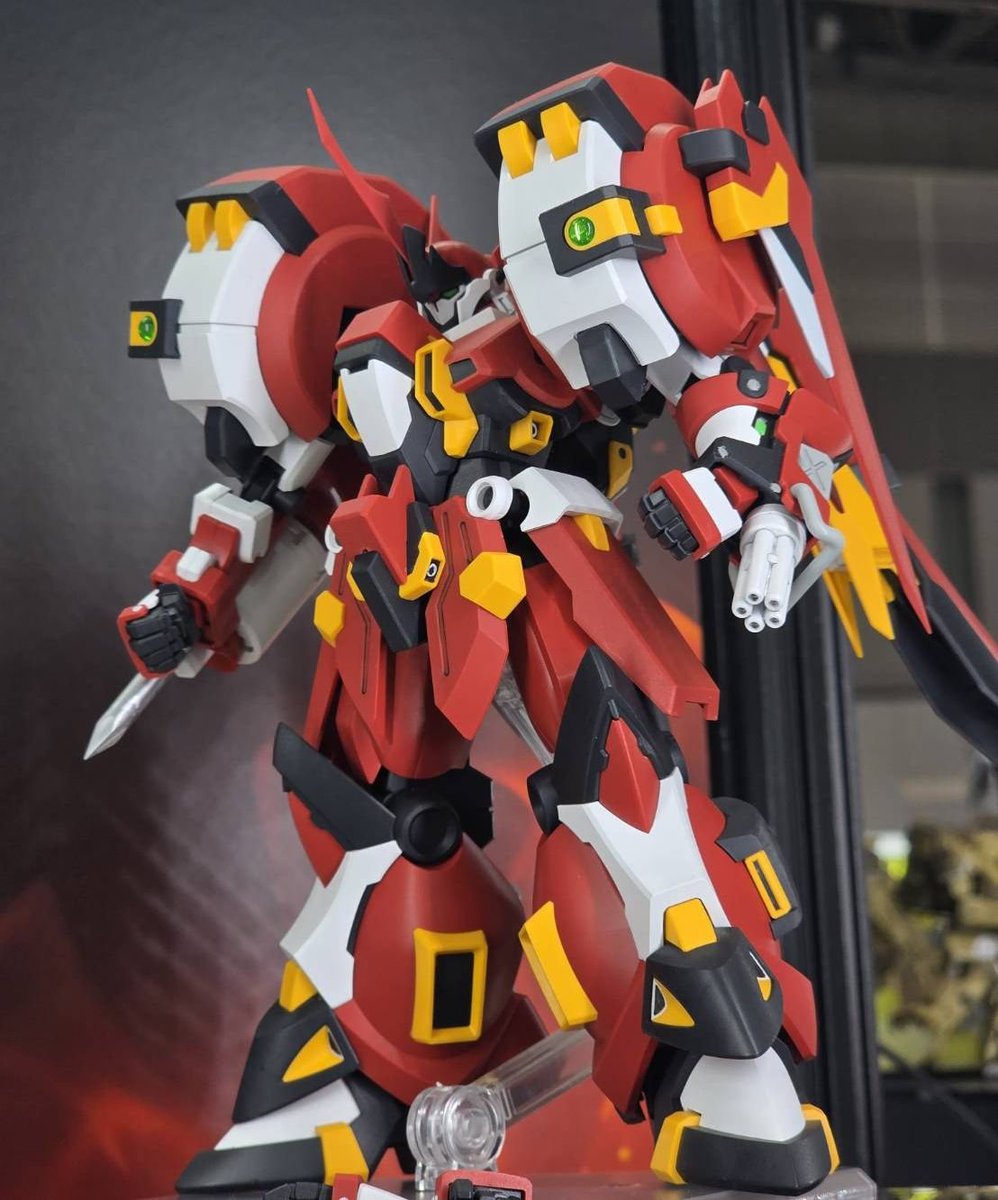 TakanobuTerada's tweet photo. BANDAI SPIRITSさんのブースで展示されているHGアルトアイゼン·リーゼです。 https://t.co/TuHwVlAb19