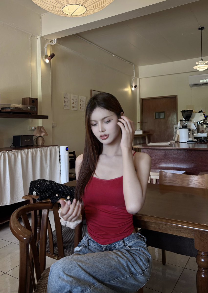 myOHMYIM's tweet photo. มาจุ๊บสาวสองม้ะ #สาวสอง https://t.co/TeAWq81EYb
