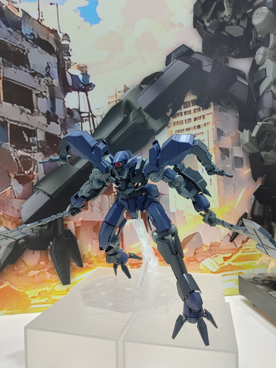 2000over_toy's tweet photo. フルメカニクスのグレイズアインは多分ランナー色が若干ネイビーよりに変更になった気がする。
気のせいかもしれないが……

#全日本模型ホビーショー https://t.co/1lUvJ7RZLw