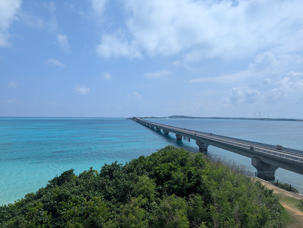 naozone's tweet photo. 沖縄の海は色々見てきたけれど、きれいさは池間島が一番な気がする。池間ブルー最高！ https://t.co/NtAhpNv7LL