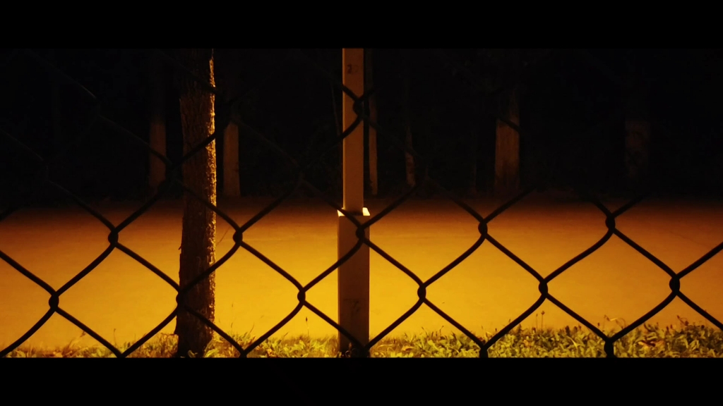 od9ectcCcyTSPIL's tweet photo. [The quiet chain connects the memories of the old coal yard, a tiny warm spot in the cold.]， https://t.co/u0Q5gWROID