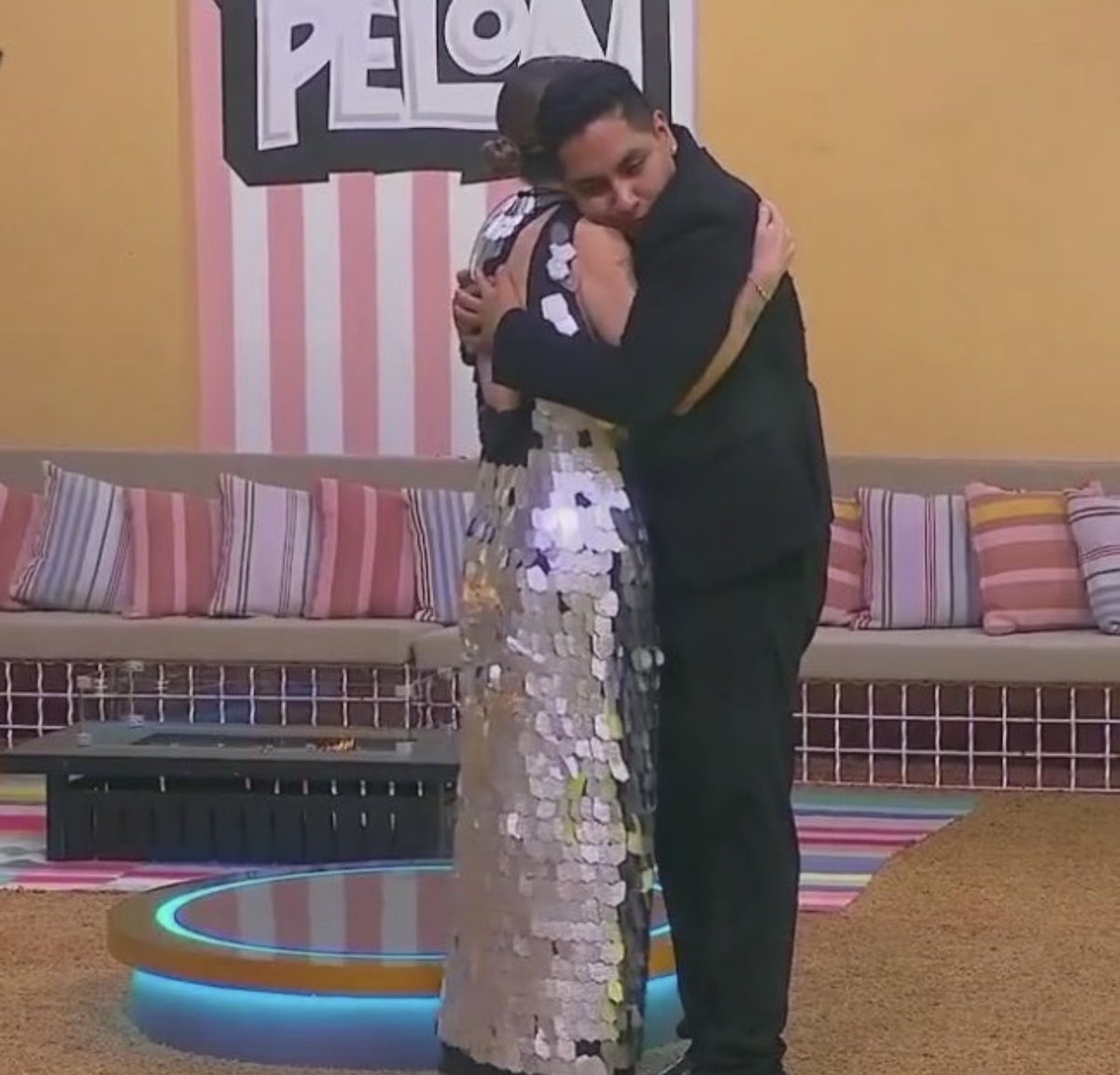 jessysoulx's tweet photo. Galilea: la lealtad inquebrantable llega a la gran final.✨

Refiriéndose a Gema y Ese. 

#LaCasaDeLosFamososMx https://t.co/nEFWe9Pq6d