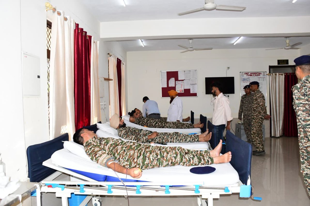 kaur_rakul's tweet photo. One Gesture. Countless Hopes. 🩸✨

With dedication in their hearts, CRPF Commandos stepped forward to donate blood. A simple act that can become a precious lifeline for someone facing a critical moment.
#CRPF #GandhiJayanti #NationFirst https://t.co/QkKT8KIIjp