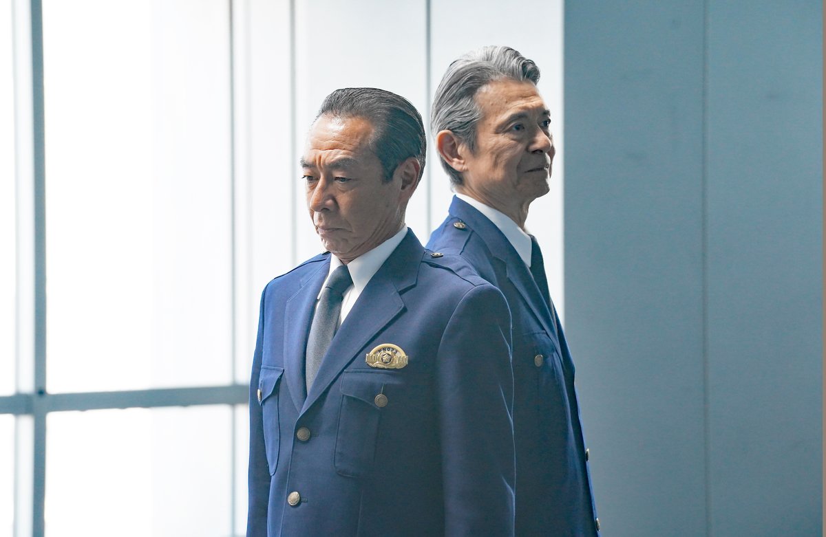 odoru_movief's tweet photo. ◤ ◢◤#踊る大捜査線 N.E.W. ◢◤
◢◤　     公 開 記 念 🚨     ◢◤ ◢

スピンオフ映画
『室井慎次 敗れざる者』

📺10月3日(土)21:00～
フジテレビ系土曜プレミアム
※一部地域を除く

仲間との約束を果たせぬまま警察を辞め、
故郷・秋田に帰った室井慎次。
少年たちの支援にあたる室井の前に、
史上最悪の猟奇殺人犯と呼ばれた
日向真奈美の娘・杏が現れて――。

室井慎次を主人公に描く、映画2部作の前編。

※放送日は予定のため予告なく変更される場合があります。ご了承ください。

『踊る大捜査線 N.E.W. メトロポリスを駆け抜けろ！』
🎬大ヒット上映中
#踊るプロジェクト #odoru