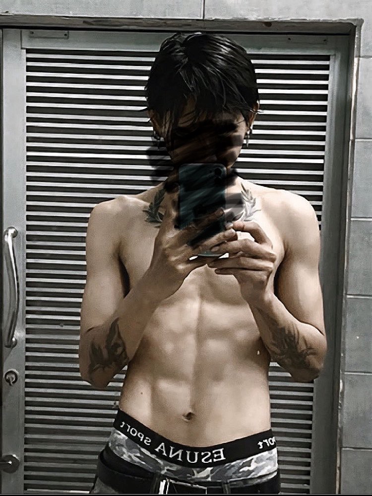 Blxsymr2's tweet photo. หุ่นแบบนี้พอรับงานได้มั้ยครับ #ชายเเท้ #เพชรบูรณ์ https://t.co/1uKiEy0Bpk