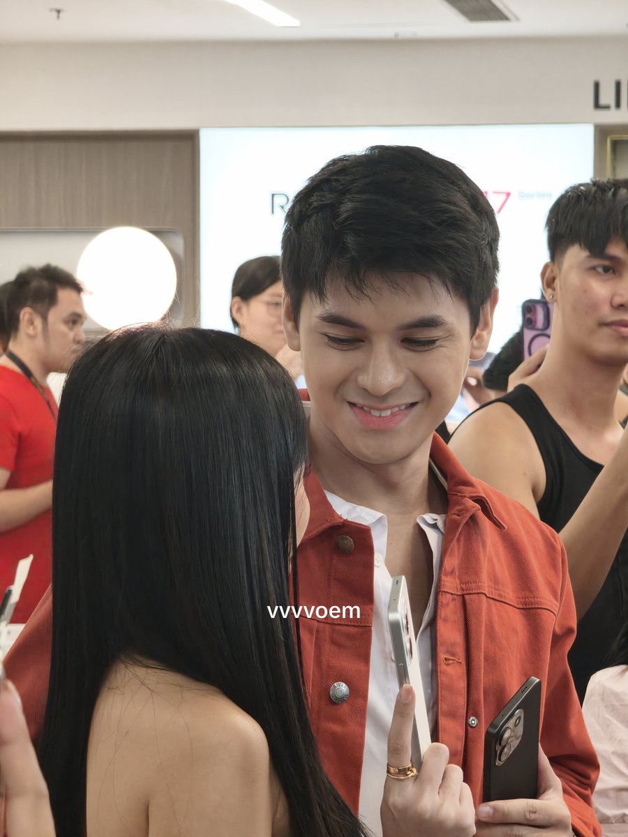 vvvvoem's tweet photo. yoohoo dito ang tingin

GetREDMI WITHDustBia
#DusBiXiaomiDay https://t.co/HN43WfAs3D